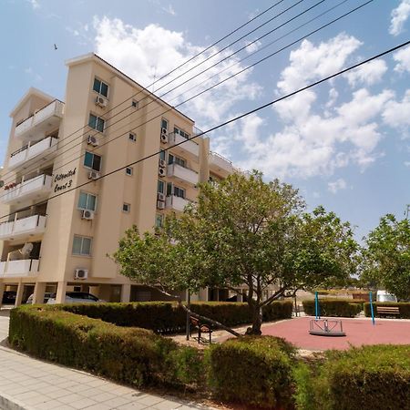 Апартаменти Blu Mackenzie 1 Bdr Flat With Pool Ларнака Екстер'єр фото