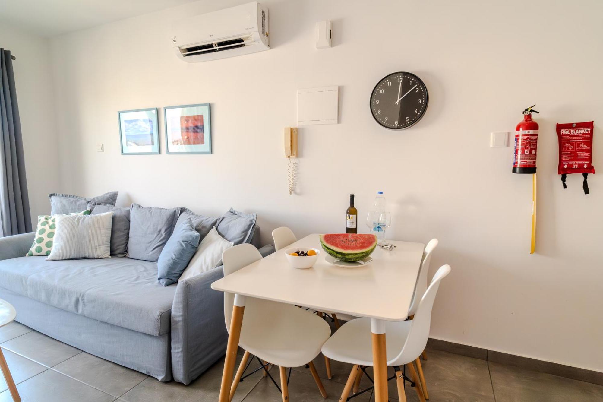 Апартаменти Blu Mackenzie 1 Bdr Flat With Pool Ларнака Екстер'єр фото